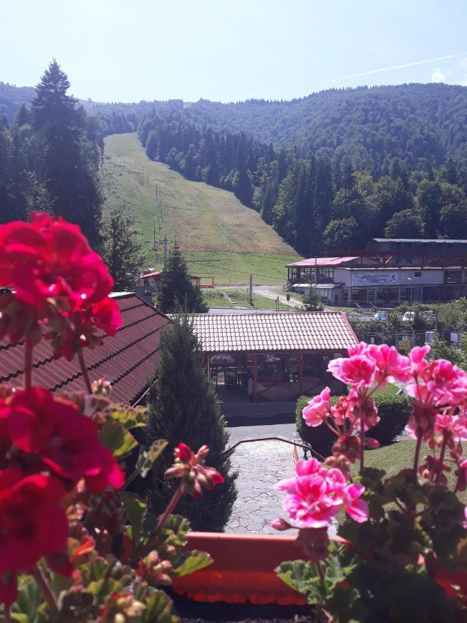 Azuga Ski & Bike Resort Екстер'єр фото